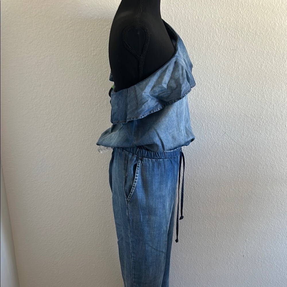Anthropologie Miami Ruffled One Shoulder Jumpsuit Shaded Chambray Size Medium - Picture 6 of 8